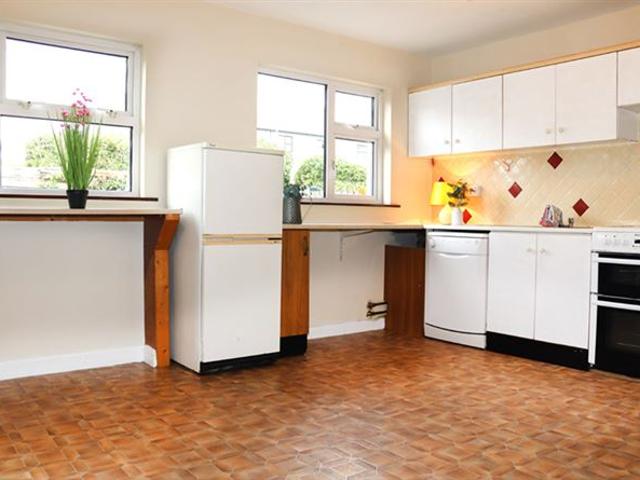 13 Moy Court, Ballina, Mayo CK Properties & Auctioneers 4910 MyHome. Ie Residential