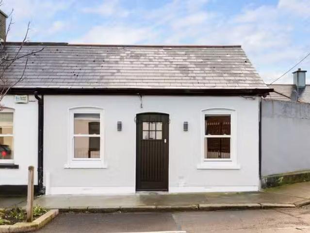 13 Ostman Place, Stoneybatter, Dublin 7 is for rent