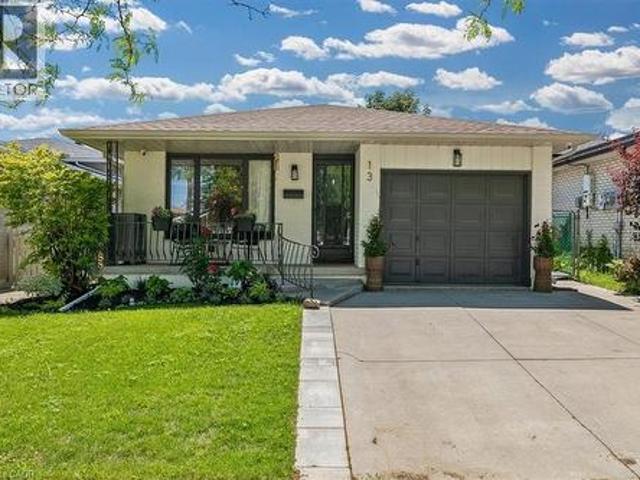 13 Salina Place, Stoney Creek, ON, L8G 4L4 house for sale | Listing ID 40840 | Royal LePage