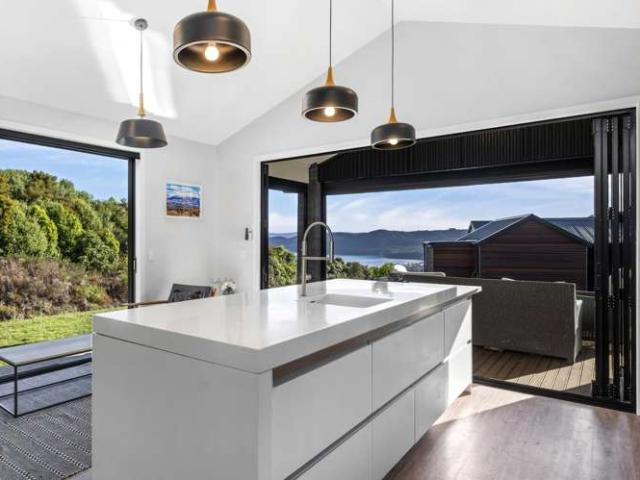 13 Sparrowhawk Way, Kinloch, Taupō