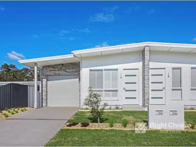 13A Gipsy Moth Street, Badagarang Townhouse for rent Listed b.