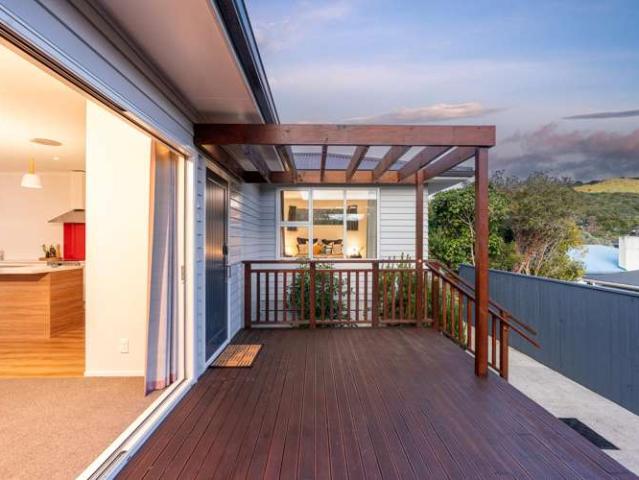13A Huia Street, Tawa, Wellington City