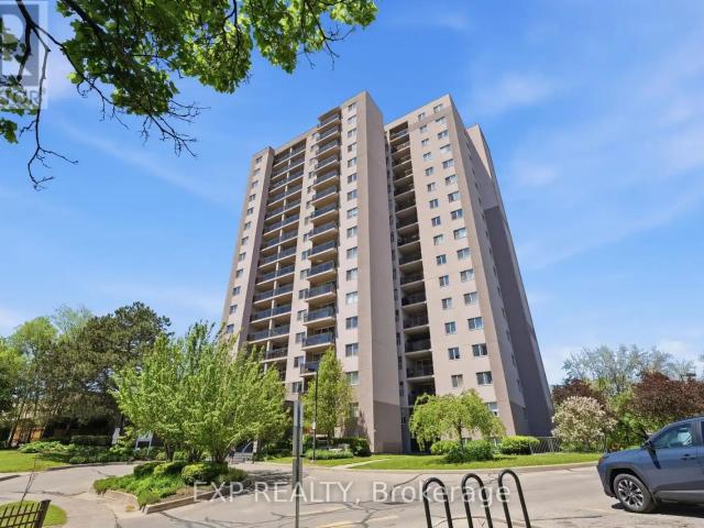 1005 975 WARWICK COURT