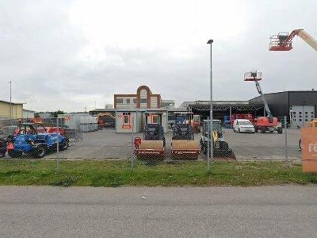 1006 m2 lager uthyres i Linköping