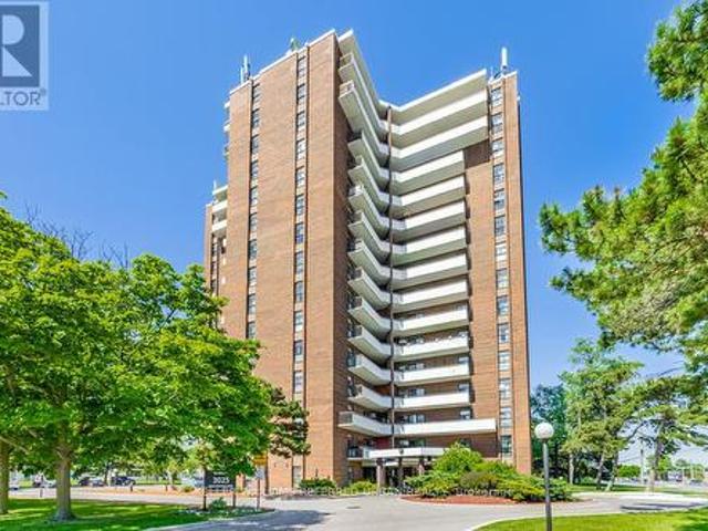 1007 3 Queen Frederica Drive, Mississauga, ON, L4Y 3A1 condo for sale | Listing ID W13484 | Royal LePage