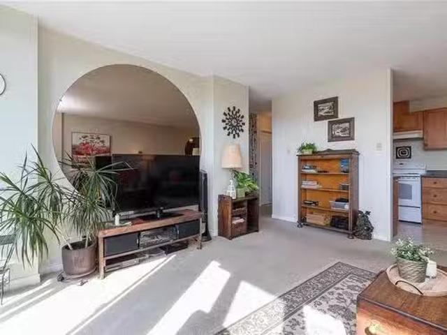 1009 647 Michigan St, Victoria, BC, V8V 1S9 Single Family Pr.