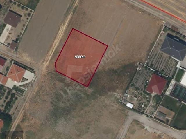 1000 m Köşebaşı 3 Kat İmarlı Arsa