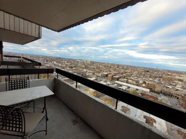 $1000 off first month's rent! Great views and steps from the mountain!