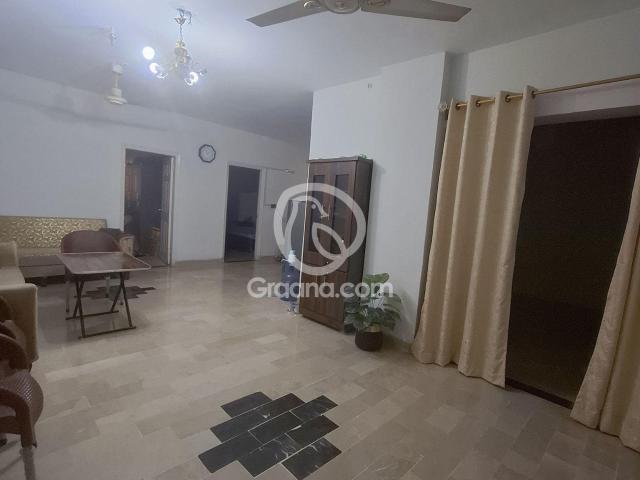 1000 Ft² Flat for Rent