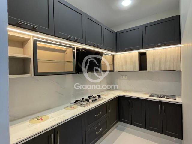 1000 Ft² Flat for Sale