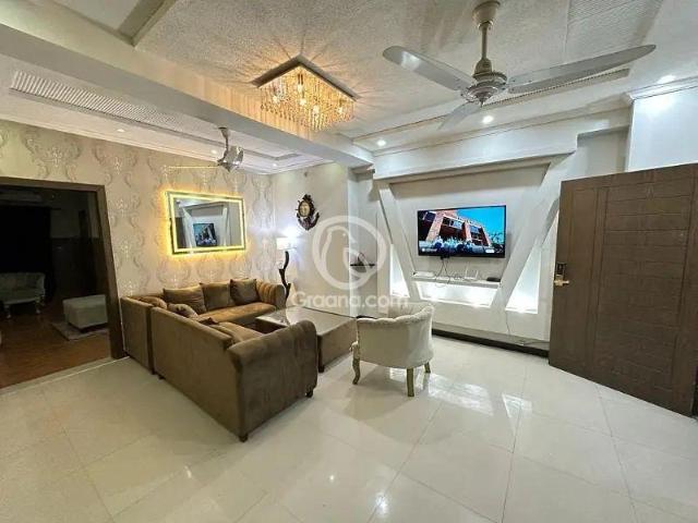 1000 Ft² Flat for Sale