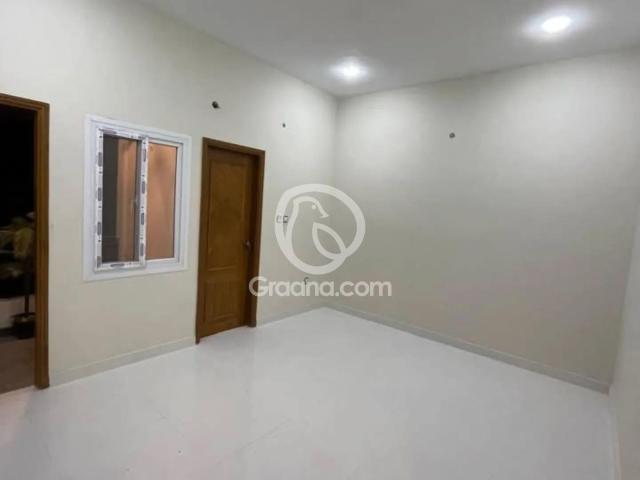 1000 Ft² Upper portion for Sale