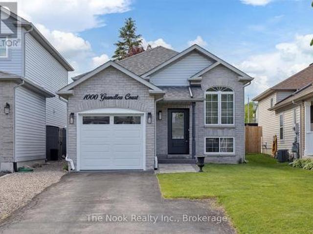 1000 Grandlea Court, Oshawa Pinecrest, ON, L1K 2N1 house for sale | Listing ID E13213 | Royal LePage