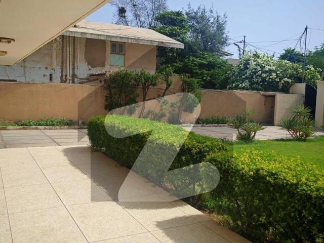 1000 Sq Yard Old Bungalow Block 4 Gulshan e Iqbal Block 4