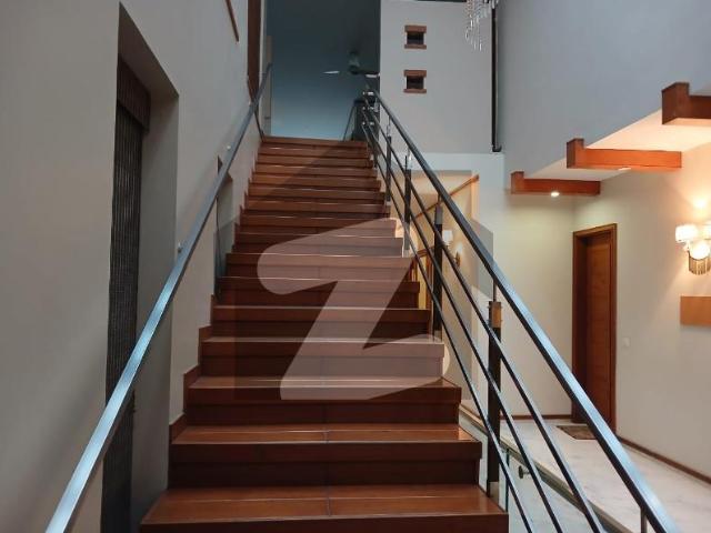 1000 SQ Yard Villa Available For Sale DHA Phase 6