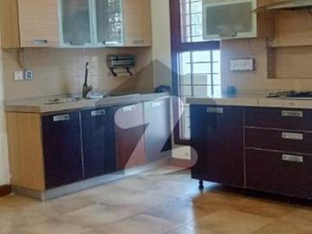 1000 Sq. Yards Bungalow for Sale in DHA Phase 6