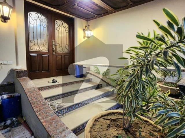 1000 Sq. Yards Luxurious Slightly Used Bungalow for Sale Main Khayaban e Hilal, DHA Karachi DHA Phase 6