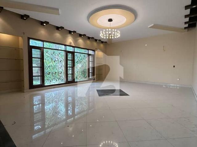 1000 Sq. Yards Well Maintained, Spacious Bungalow Available For Rent At DHA Phase 5