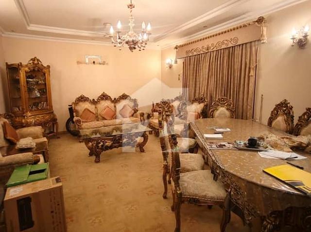 1000 Square Yard Fully Furnished Bungalow Available For Rent