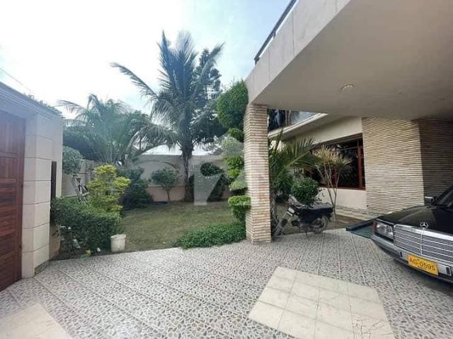 1000 Square Yard House Available For Rent At Phase 6
