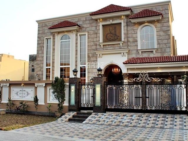 1000 Square Yard House for Rent in Karachi DHA Phase 8