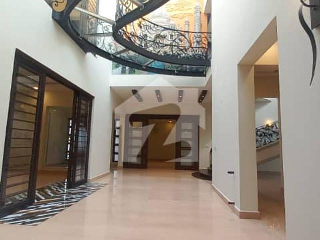 1000 Square Yard 5 Bedrooms House Available For Rent In F 7