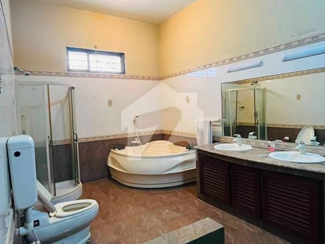1000 Square Yards Furnished Bungalow For Rent