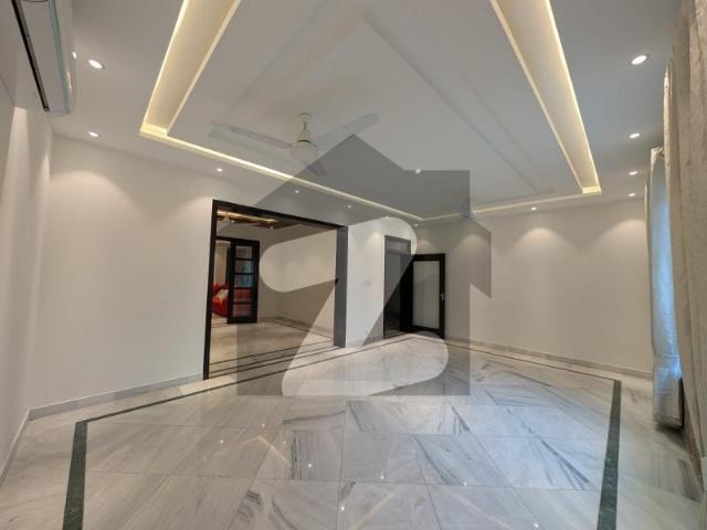 1000 Square Yards House For Rent In The Perfect Location Of F 8/1