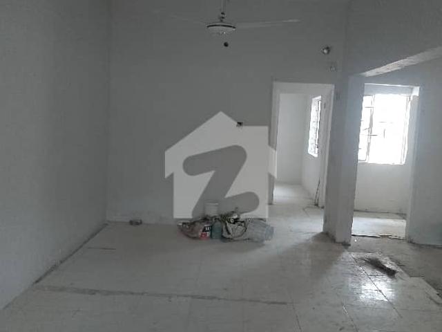 1000 Square Feet Office In Stunning Gulshan e Iqbal Block 5 Is Available For rent