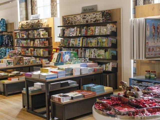 1000 Square Feet Commercial Shop for Rent in Karachi Gulistan e jauhar Block 4