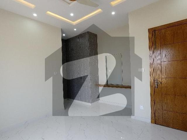 1000 Square Feet House Up For Sale In D 12/1
