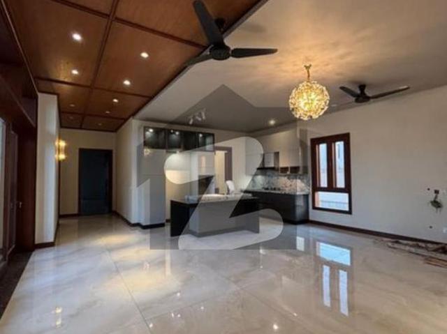 1000 Yard Bungalow DHA Phase 8