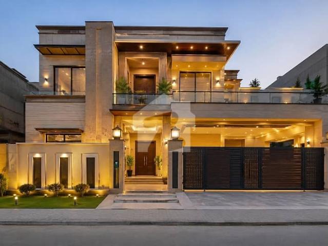 1000 Yard Bungalow Is Available For Sale
