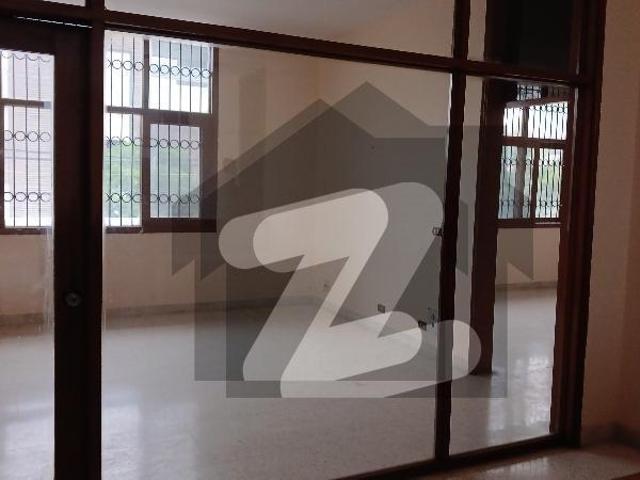 1000 Yard Ground Plus One With Basement Independent Bungalow Rent For Office, Software House, Multinational Companies, School, College, University, Medical Care, Use At Pechs Near Sahra E Faisal PECHS Block 6