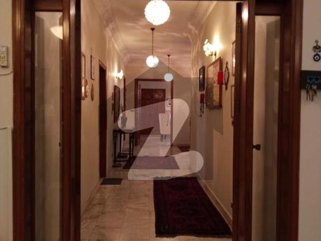 1000 Yard Owner Built Bungalow For Sale DHA Phase 7