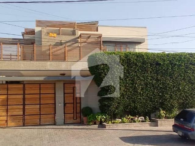 1000 yards Excellent Condition West Open Bungalow BASEMENT POOL For Rent Dha Phase 6