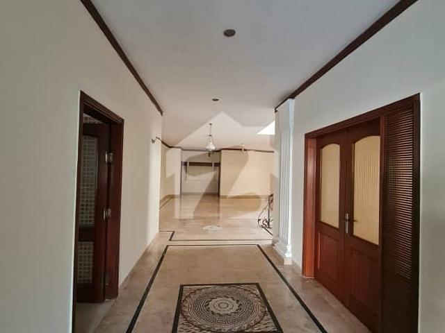 1000 Yards House For Rent In Phase 06
