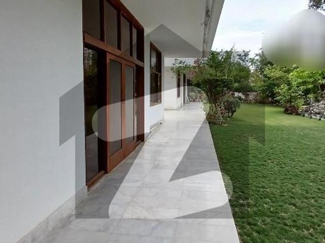 1000 yards independent ground plus one with basement bungalow available for rent pechs