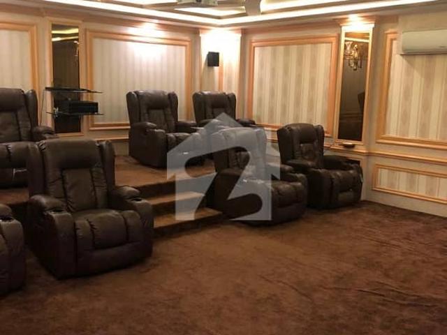 1000 yards luxurious west open super class house available for rent