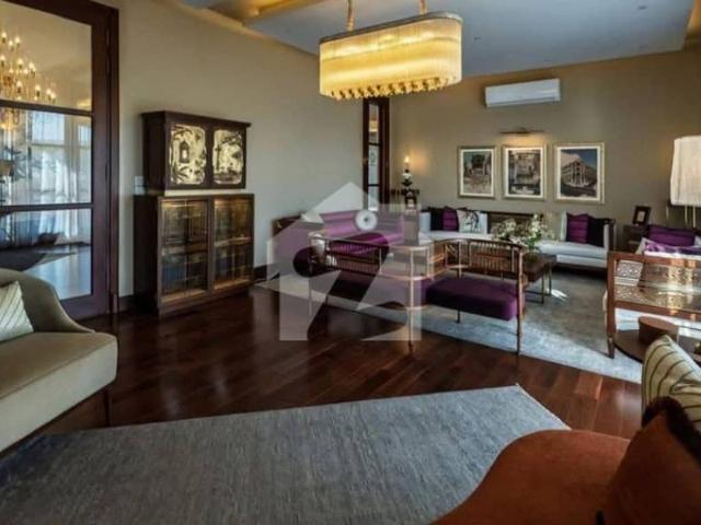 1000 Yards Super Luxury Brand New Designer Bungalow For Sale