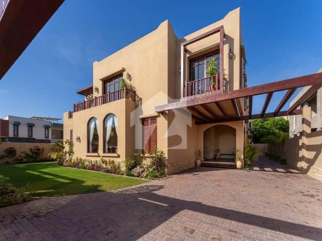 1000 Yards Top Quality Bungalow With Pool Basement Available For Sale