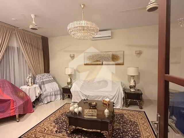 1000 Yards, 5 Bedrooms Basement Swimming Pool Furnished And Unfurnished PHASE 5