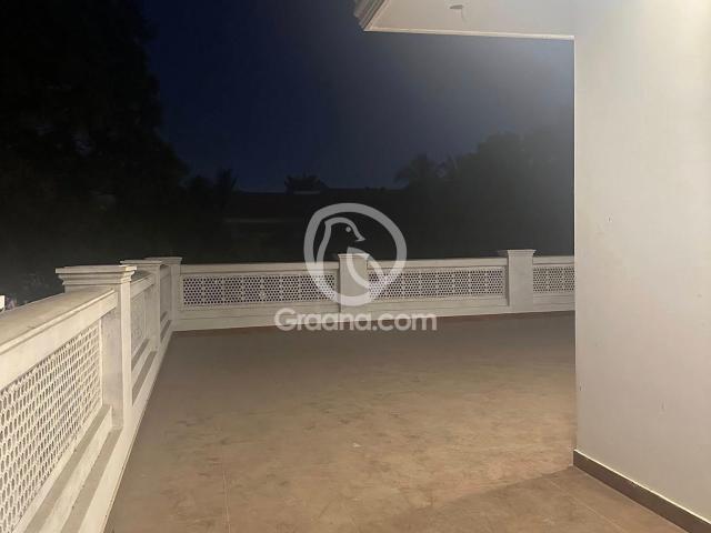 1000 Yd² House for Sale