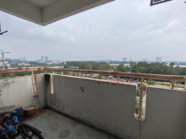 1000sf Lakeview Vista Millennium Puchong Furnished Renovated LRT