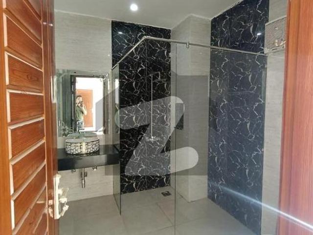 1000 Sq Yd Luxury Villa With Designer Kitchen, Washroom And Elevation. Bahria Town Precinct 7