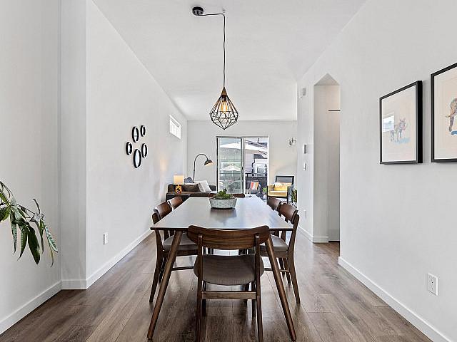 1001 18505 Laurensen Place Surrey, British Columbia