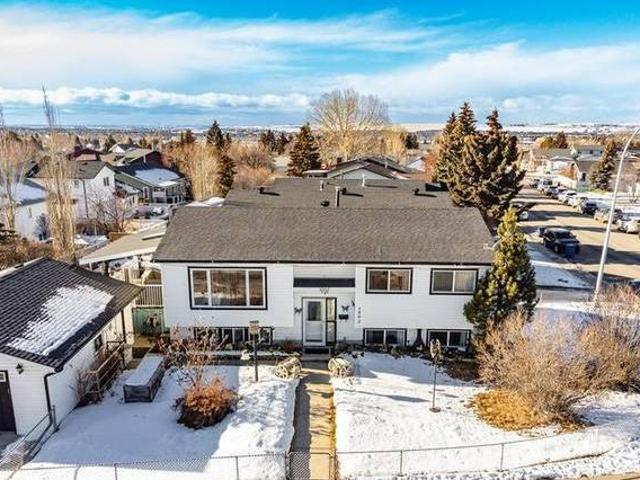 1002 Allen Street SE Airdrie AB T4B 1B2 For Sale