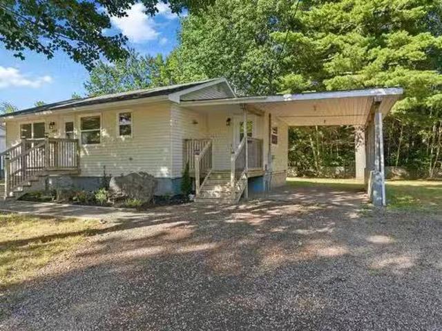 1003 Glasgow Avenue, Greenwood, NS, B0P 1R0 house for sale.