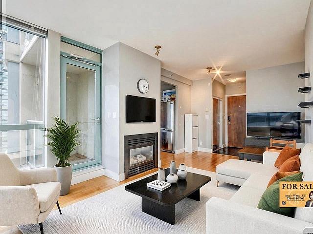 1003 1238 Burrard Street Vancouver, British Columbia