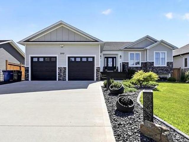 100 Claremont Dr, Niverville, MB, R0A 0A2 Luxury House for sale | Listing ID 202616 | Royal LePage Carriage Trade Luxury Properties